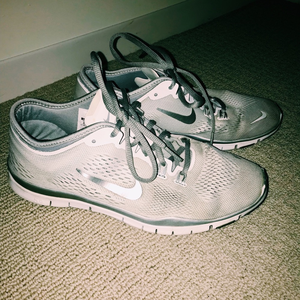 Nike Free Run Tennis Shoes